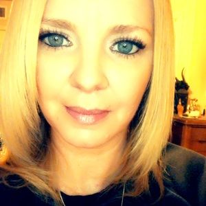 Meet your Posher, Kelli